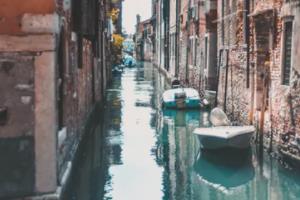 西甲联赛的足球有多大,尺寸与象征西甲联赛的足球有多大